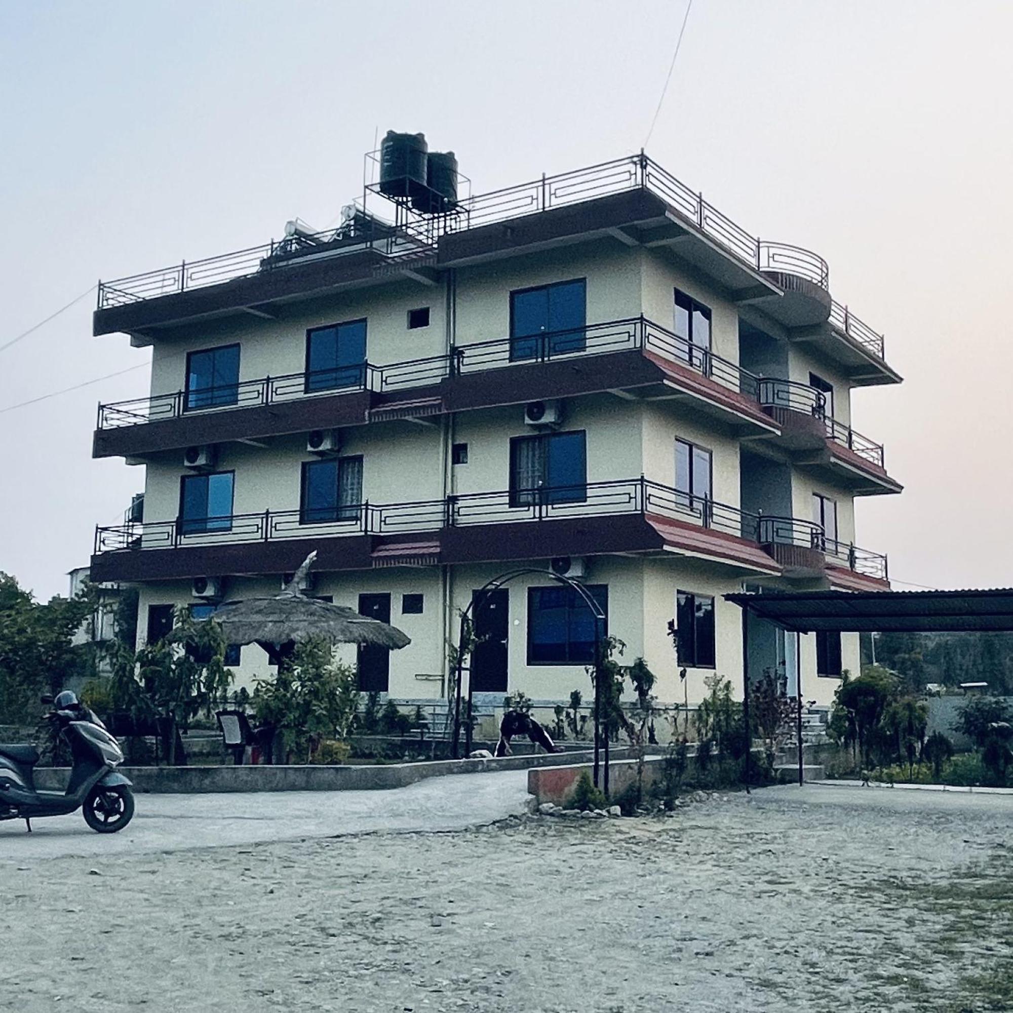 Hotel Typical Nepali Kitchen - No Pizza - No Pasta - No Problem !! Sauraha Exterior foto